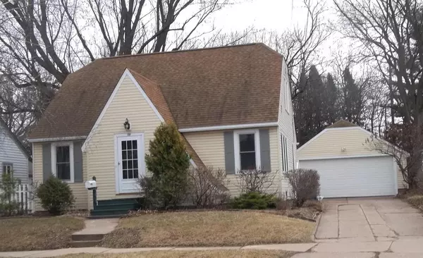 12 E 2ND STREET, Clintonville, WI 54929