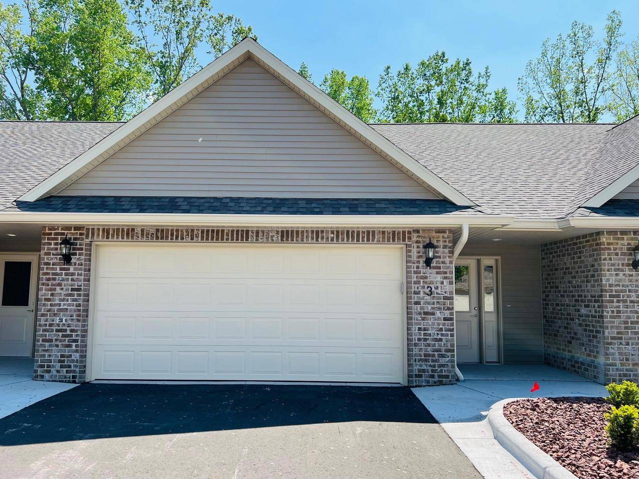 2447-3 REMINGTON ROAD #3, Green Bay, WI 54302