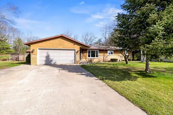 300 W HIGHLAND DRIVE, Oconto Falls, WI 54154