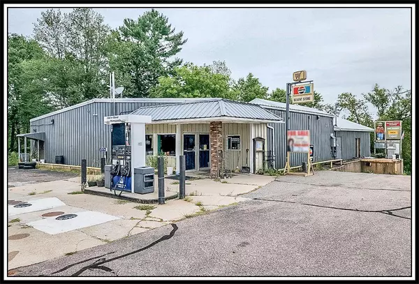 209710 STORE LANE, Hatley, WI 54440