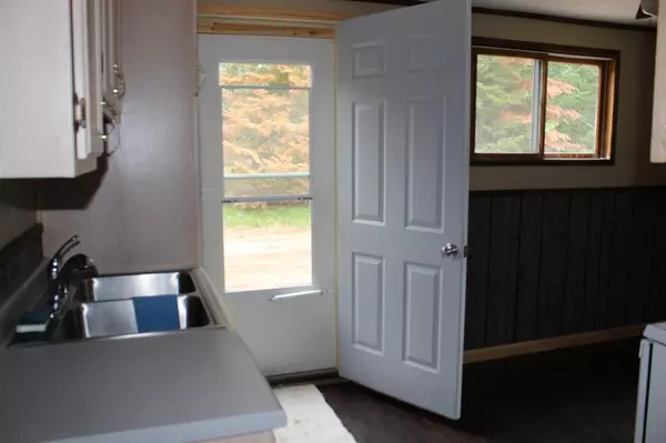 Athelstane, WI 54104,N10250 HUMMINGBIRD LANE