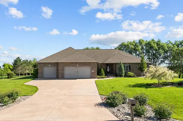 14 GOLDEN WHEAT LANE, Wrightstown, WI 54180