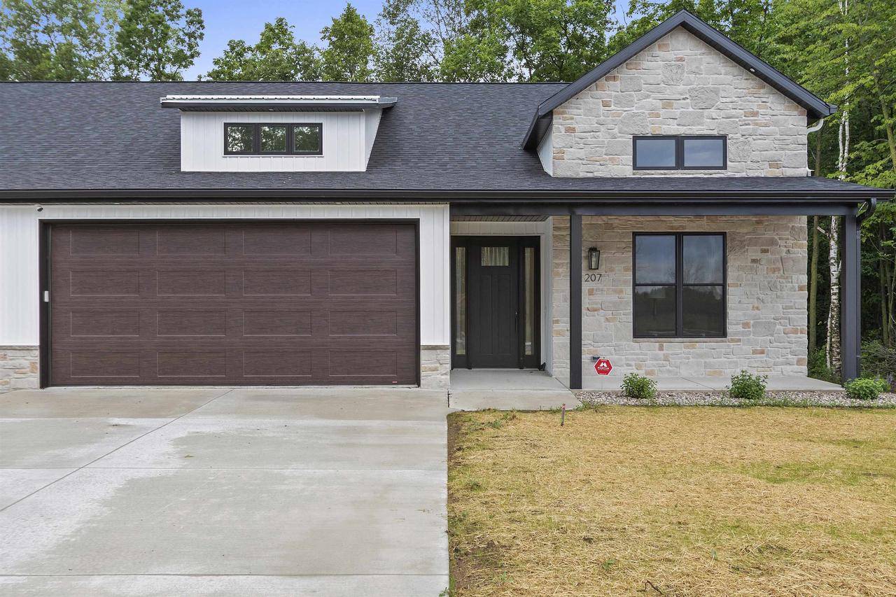 Green Bay, WI 54302,207 DEER SHED TRAIL #19