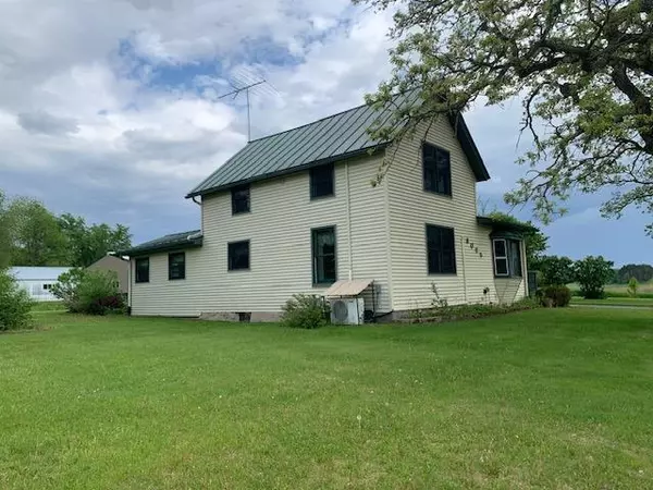 Waupaca, WI 54981,8005 COUNTY ROAD D