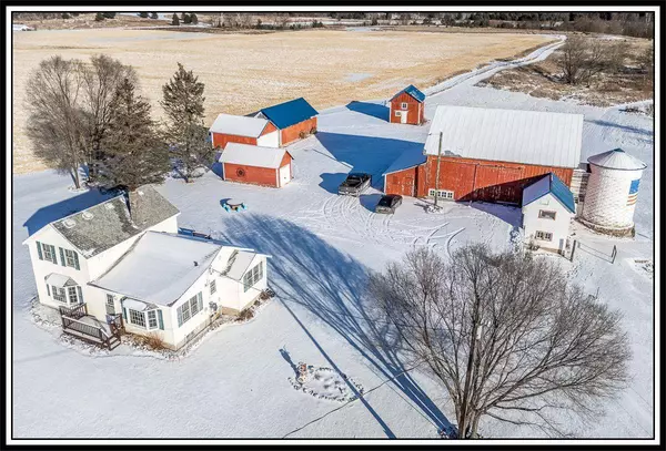 N8218 COUNTY ROAD J, Iola, WI 54945