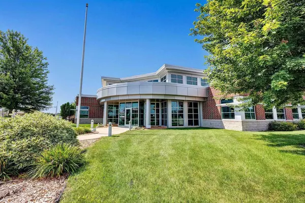 Green Bay, WI 54229,2571 S HEMLOCK ROAD