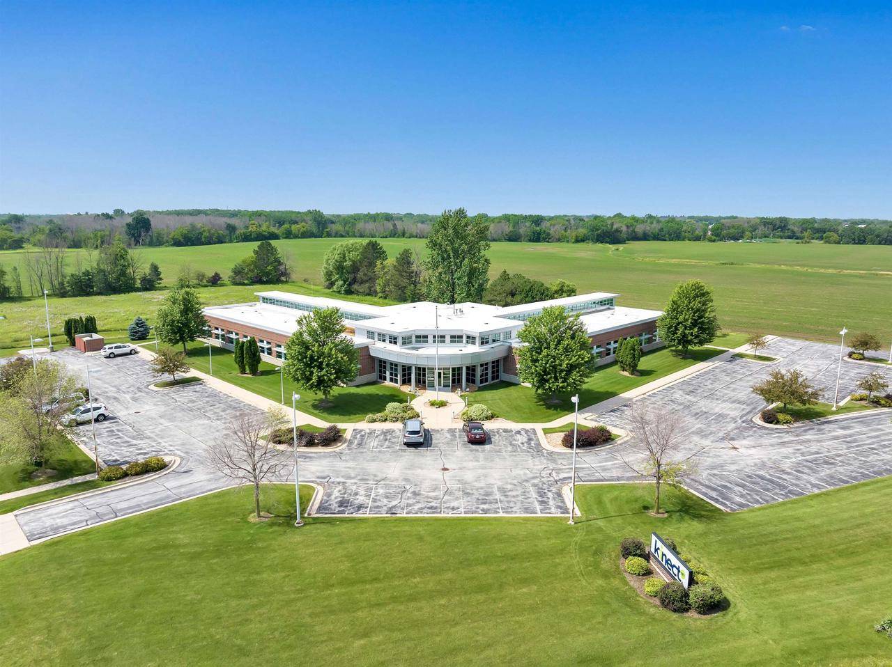 2571 S HEMLOCK ROAD, Green Bay, WI 54229