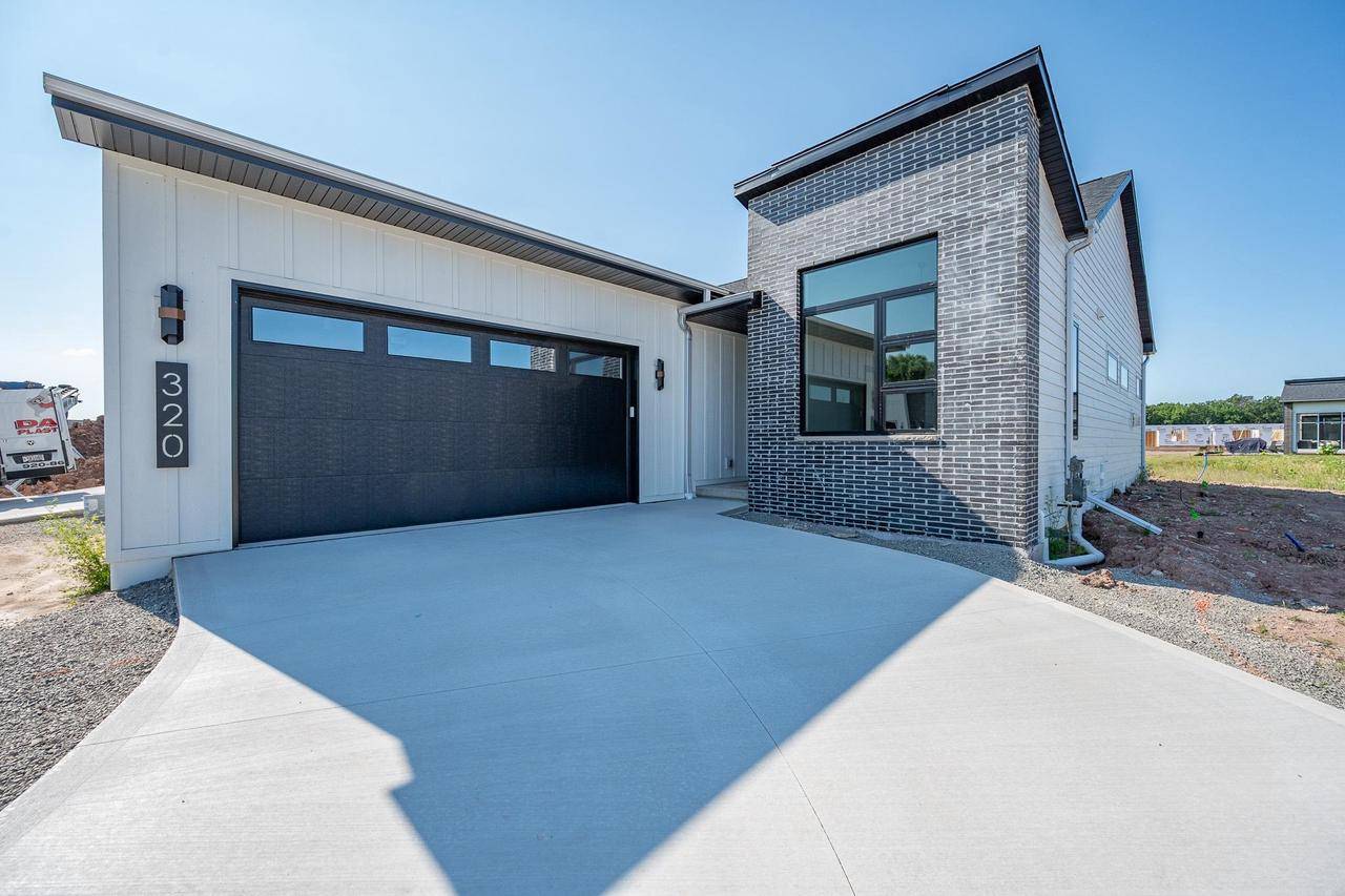 Green Bay, WI 54304,320 ALDON CIRCLE