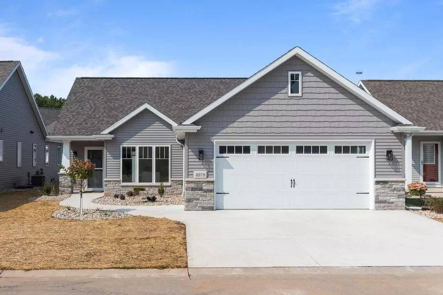 4978 W WOODS CREEK LANE, Appleton, WI 54913