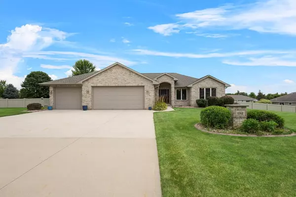 1062 BLUEGRASS COURT, De Pere, WI 54115