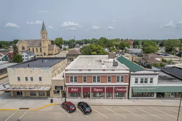 Kaukauna, WI 54130,172 W WISCONSIN AVENUE