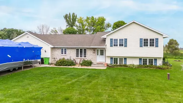 8885 JACQUIS ROAD, Winneconne, WI 54986