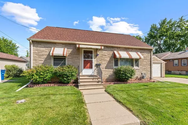 928 W 9TH AVENUE, Oshkosh, WI 54902