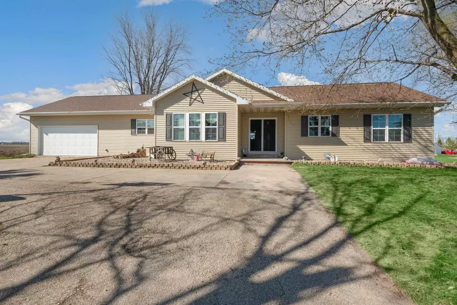 W1566 COUNTY ROAD S, Pulaski, WI 54162