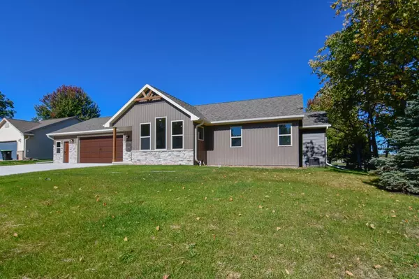 Appleton, WI 54915,W5906 BLAZING STAR DRIVE