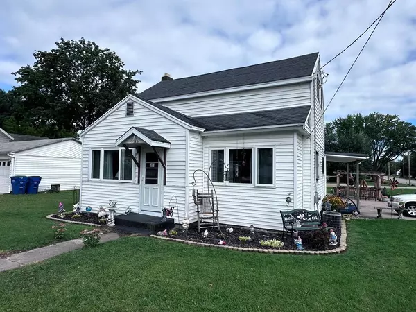 121 E MADISON STREET, Clintonville, WI 54929