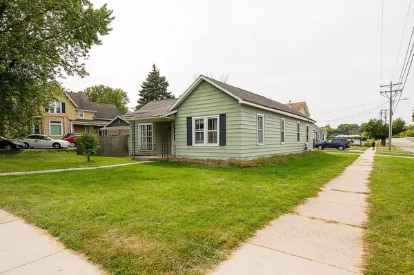 De Pere, WI 54115,402 4TH STREET