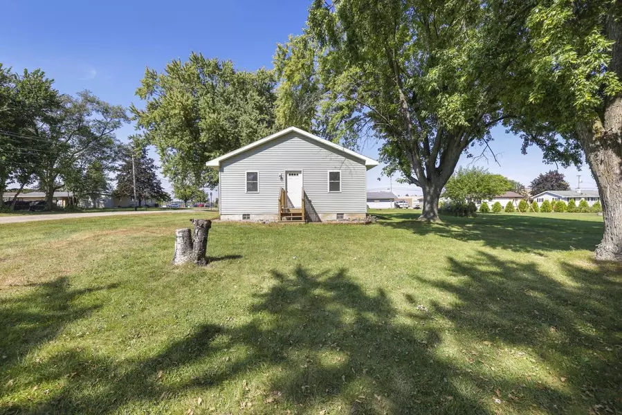 405 BIRCH STREET, Omro, WI 54963