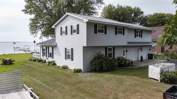 8937 PINE LANE, Fremont, WI 54940