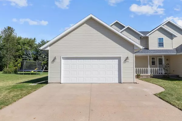 1091 STILLMEADOW LANE, Menasha, WI 54952