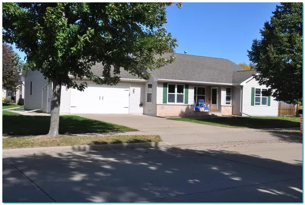 3200 MOCKINGBIRD WAY, Oshkosh, WI 54904