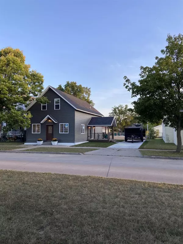 1509 CARNEY BOULEVARD, Marinette, WI 54143