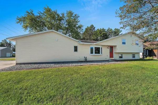 1005 MAIN AVENUE, Crivitz, WI 54114