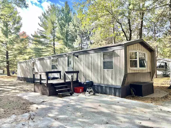 W4984 N PATHFINDER CIRCLE, Shawano, WI 54166