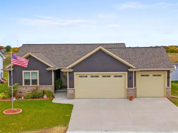 1037 GRASSY MEADOW LANE, Menasha, WI 54952