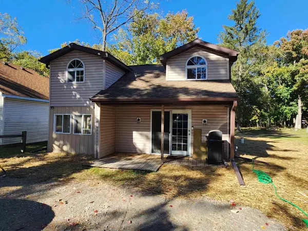 E1550 MURRAY LANE, Waupaca, WI 54981