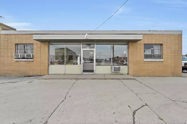 818 S BROADWAY, Green Bay, WI 54304