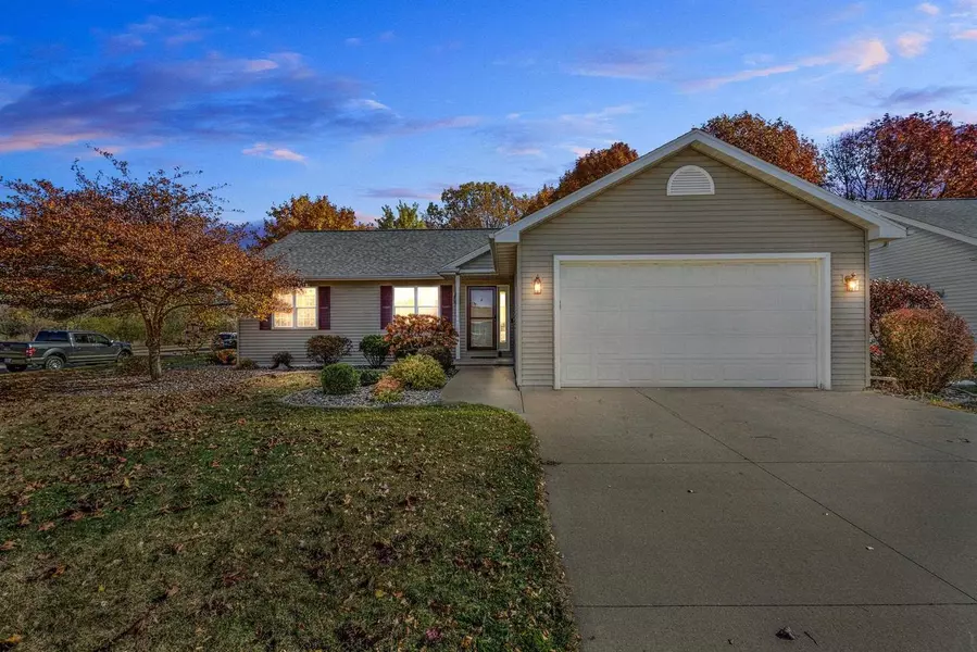 2500 BISHOPS LANE, Neenah, WI 54956