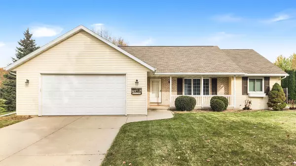 110 HIDDEN RIDGES CIRCLE, Combined Locks, WI 54113