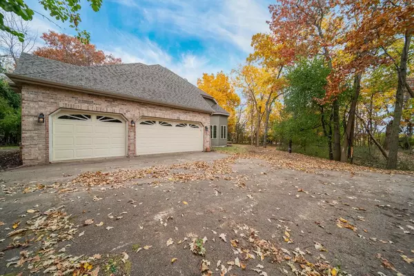 Oshkosh, WI 54904,1866 SCARLET OAK TRAIL