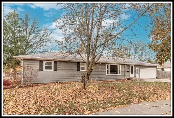 2525 S JEFFERSON STREET, Appleton, WI 54915