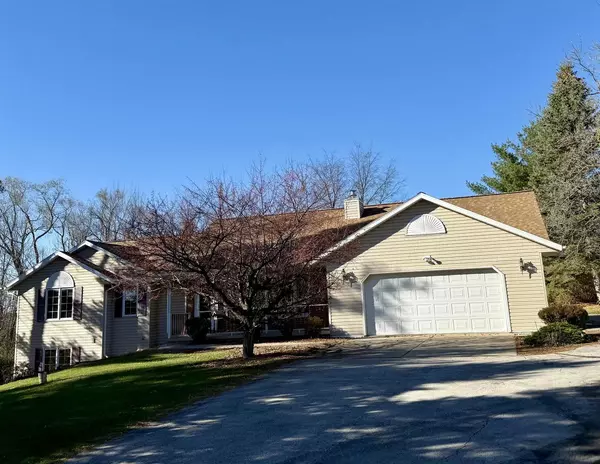 2085 CARDINAL LANE, Green Bay, WI 54313