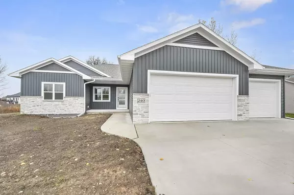 240 FAIRWAY DRIVE, Luxemburg, WI 54217