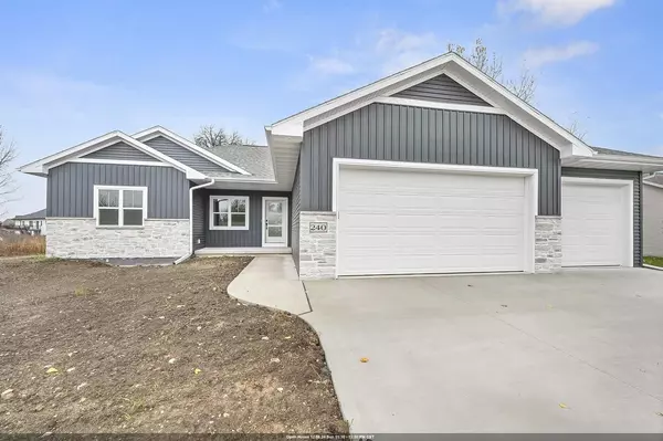 240 FAIRWAY DRIVE, Luxemburg, WI 54217