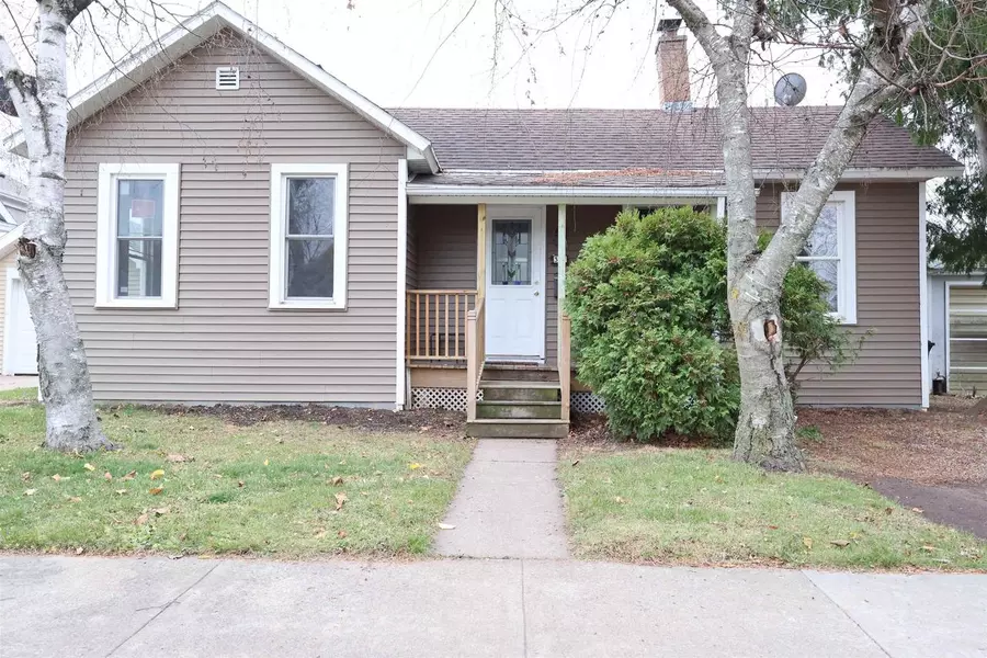 317 E MELVIN AVENUE, Oshkosh, WI 54901