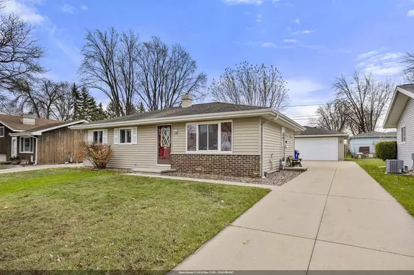 521 E HARDING DRIVE, Appleton, WI 54915