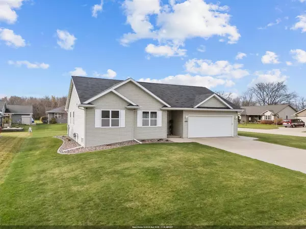 1572 MEADOW FLOWER COURT, Neenah, WI 54956