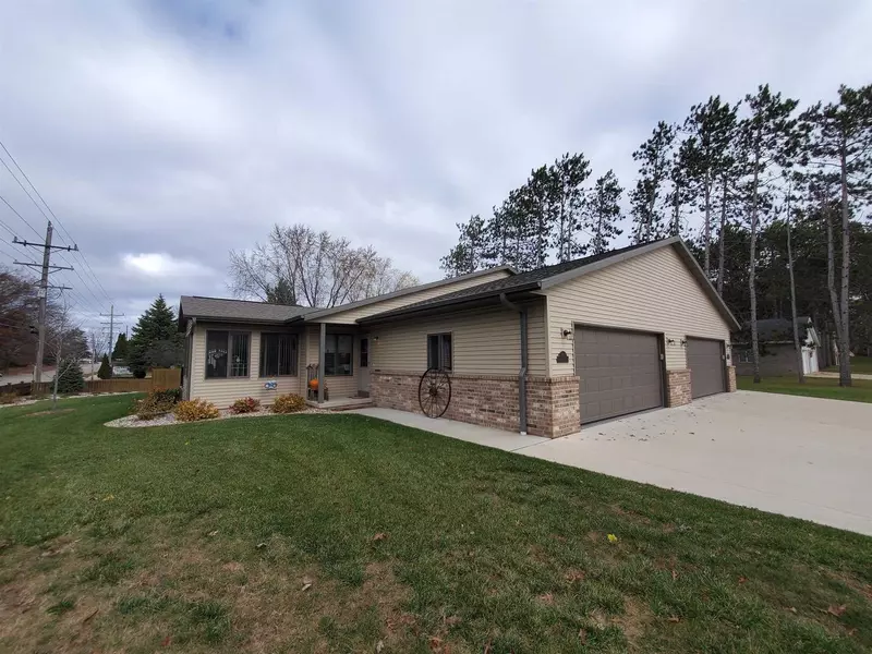 1601 TIMBER TRAIL, Shawano, WI 54166