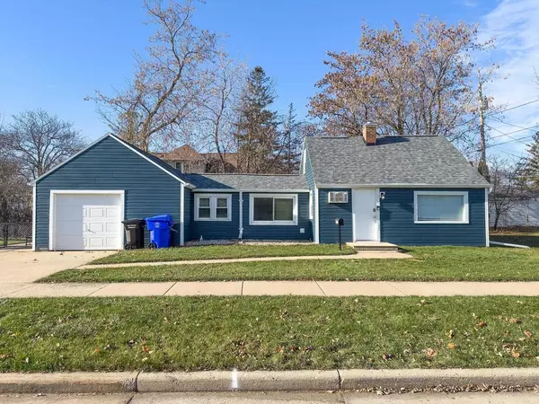 2121 S JACKSON STREET, Appleton, WI 54915