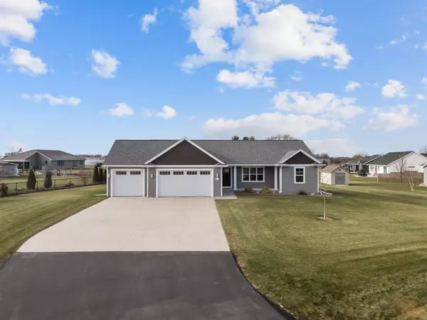 4215 MARQUART LANE, Omro, WI 54963