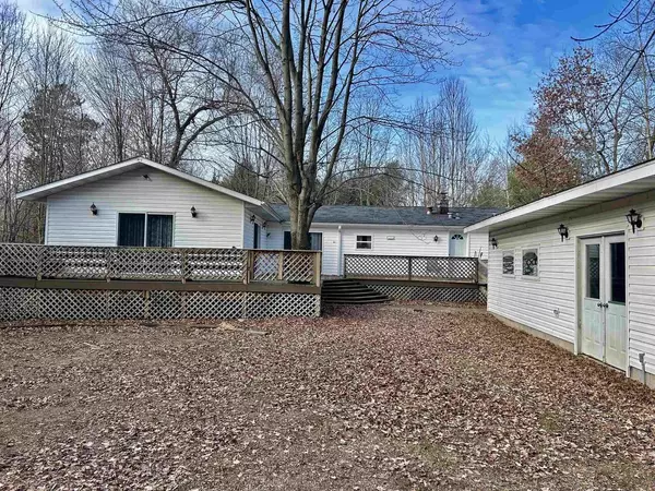 Shawano, WI 54166,W5049 N RAINBOW CIRCLE