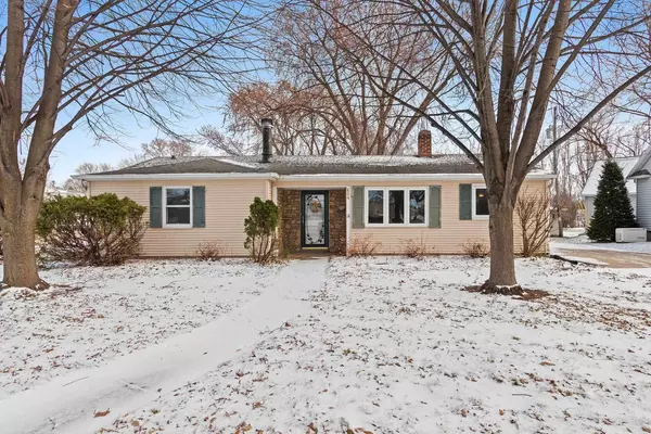 664 S LAKE STREET, Neenah, WI 54956