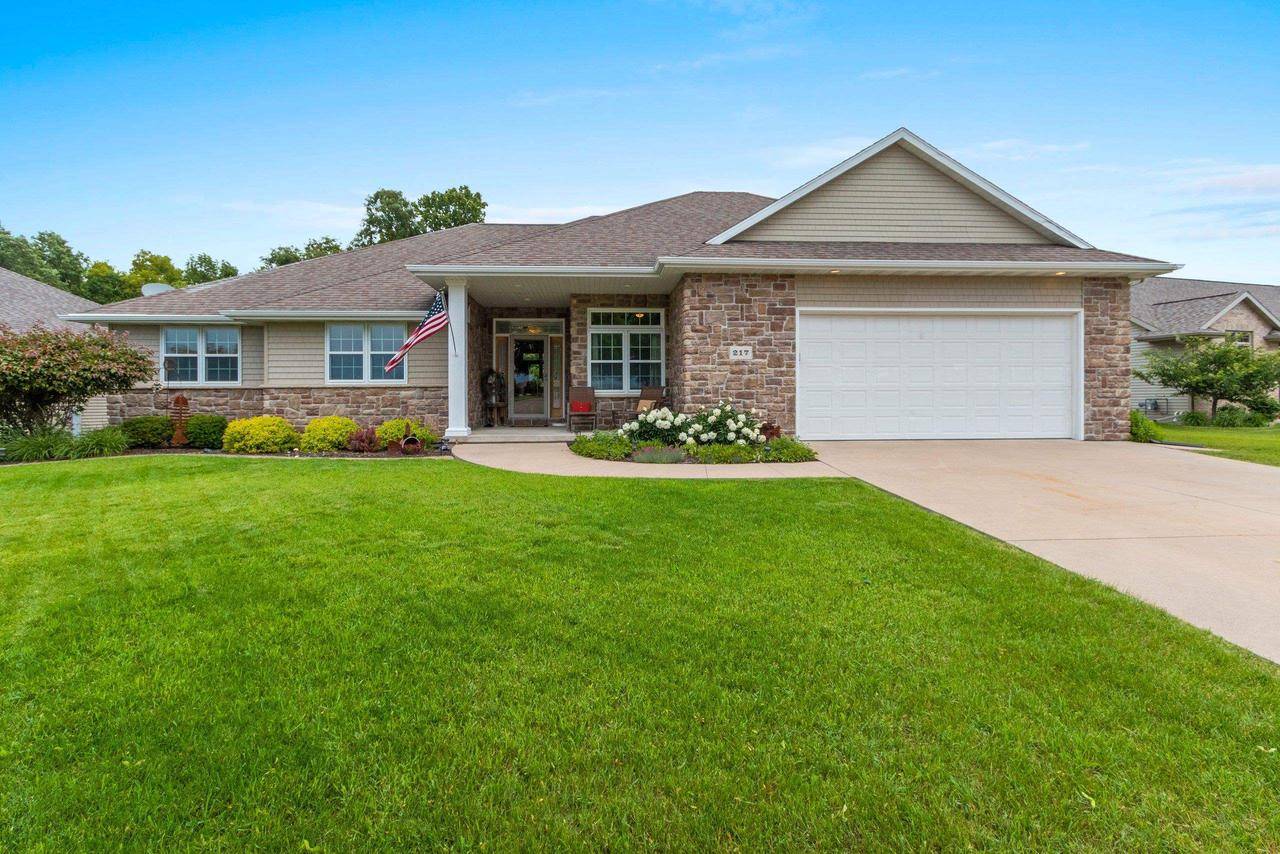 217 HIDDEN RIDGES WAY, Combined Locks, WI 54113