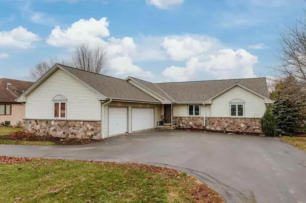 N4819 SINISSIPPI POINT ROAD, Juneau, WI 53039