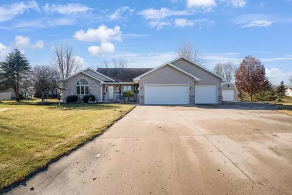 129 E SIENNA COURT, Hilbert, WI 54129