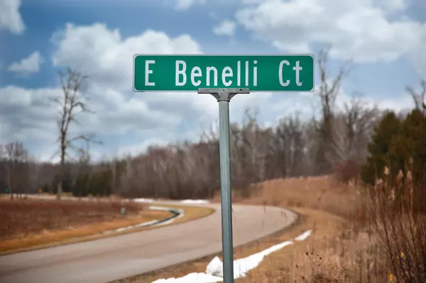 4698 E BENELLI COURT, Abrams, WI 54101